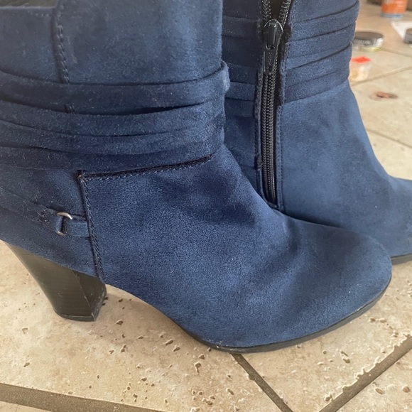 Women’s BLUE SUEDE HEEL BOOTS SZ9 - Picture 2 of 10